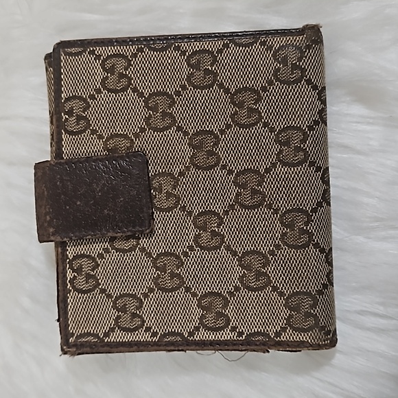 Gucci GG Monogram Small Wallet - Picture 6 of 17